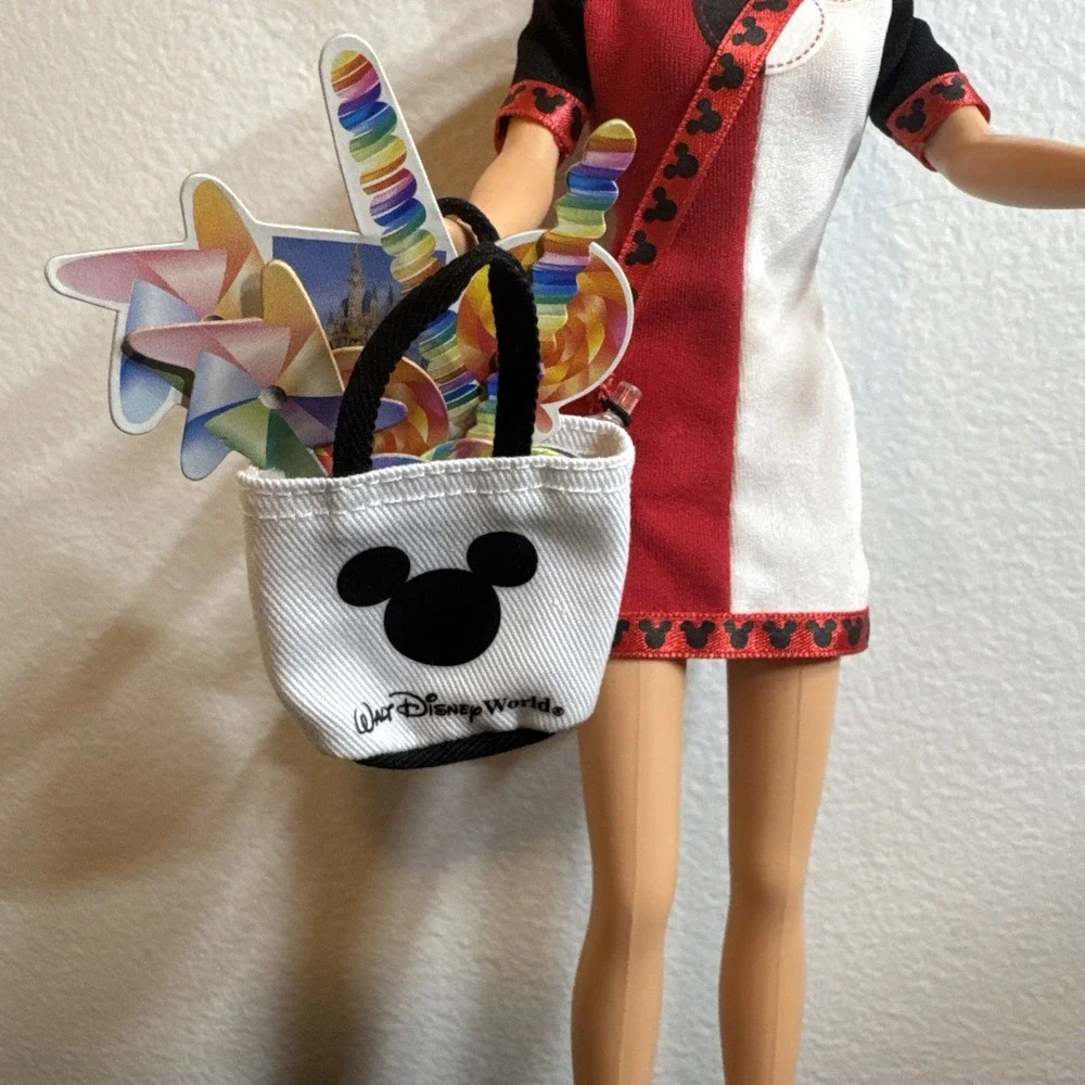 Vintage‎ Barbie #28172 Disney Favorites Theme Park Exclusive